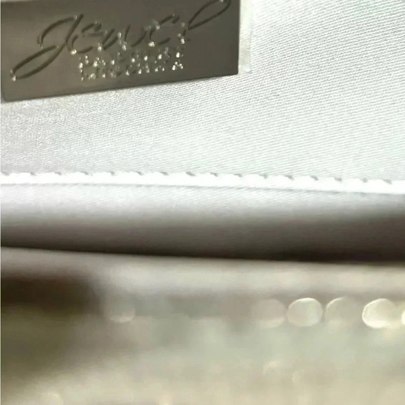 Jewel Badgley Mischka silver acrylic and polyester crystal satchel handbag - Picture 7 of 7